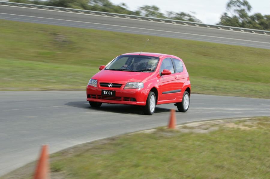  Holden Barina 3-Door 2005 года  (фото 16 из 21)